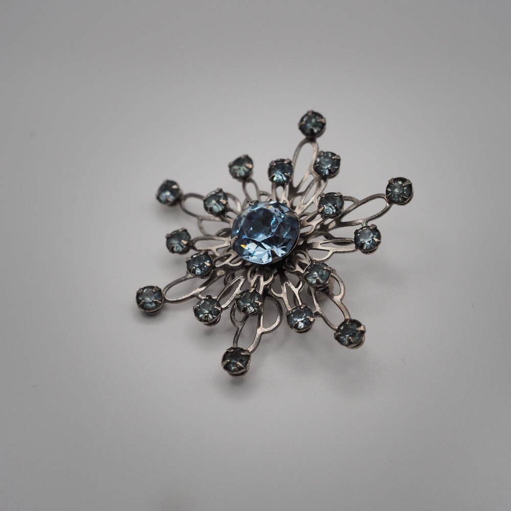 Vintage Brooch Blue Starburst Rhinestone Snowflake Pin Silver Tone Atomic 3D